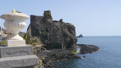 (2013-04) - 11 - Aci Castello